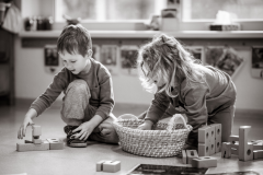 Arbeit mit den Holzzahlen-Bausteinen