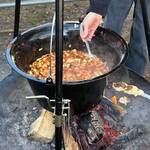 Kochen über offenem Feuer – Lernen mit allen Sinnen